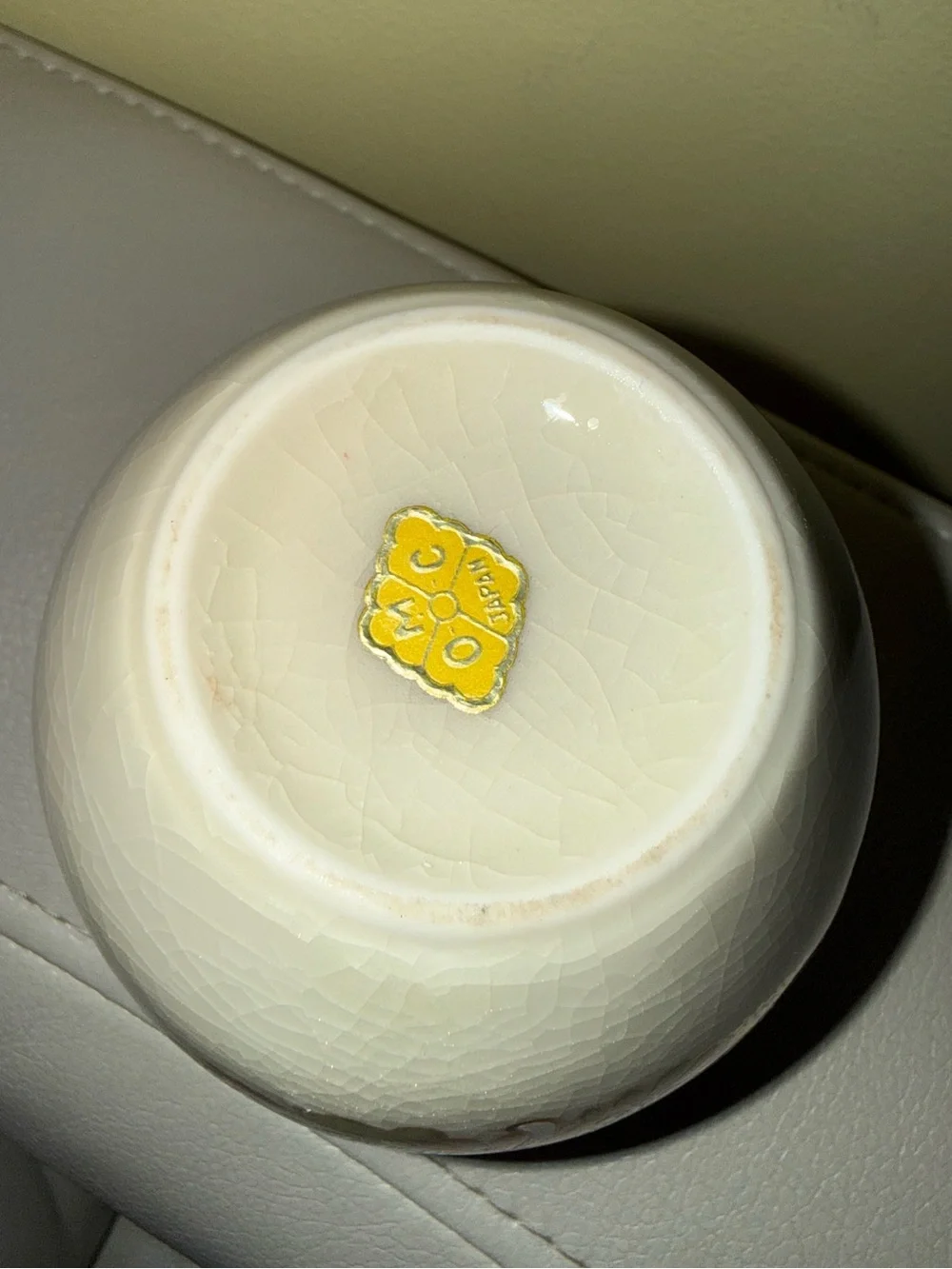 O M C Japan vase finish